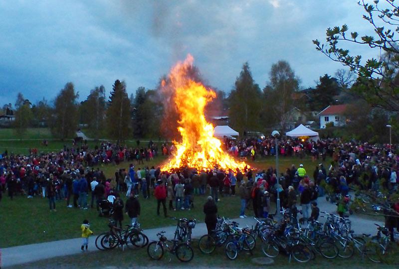 Här brinner det i Valborg! – Lidingö Nyheter